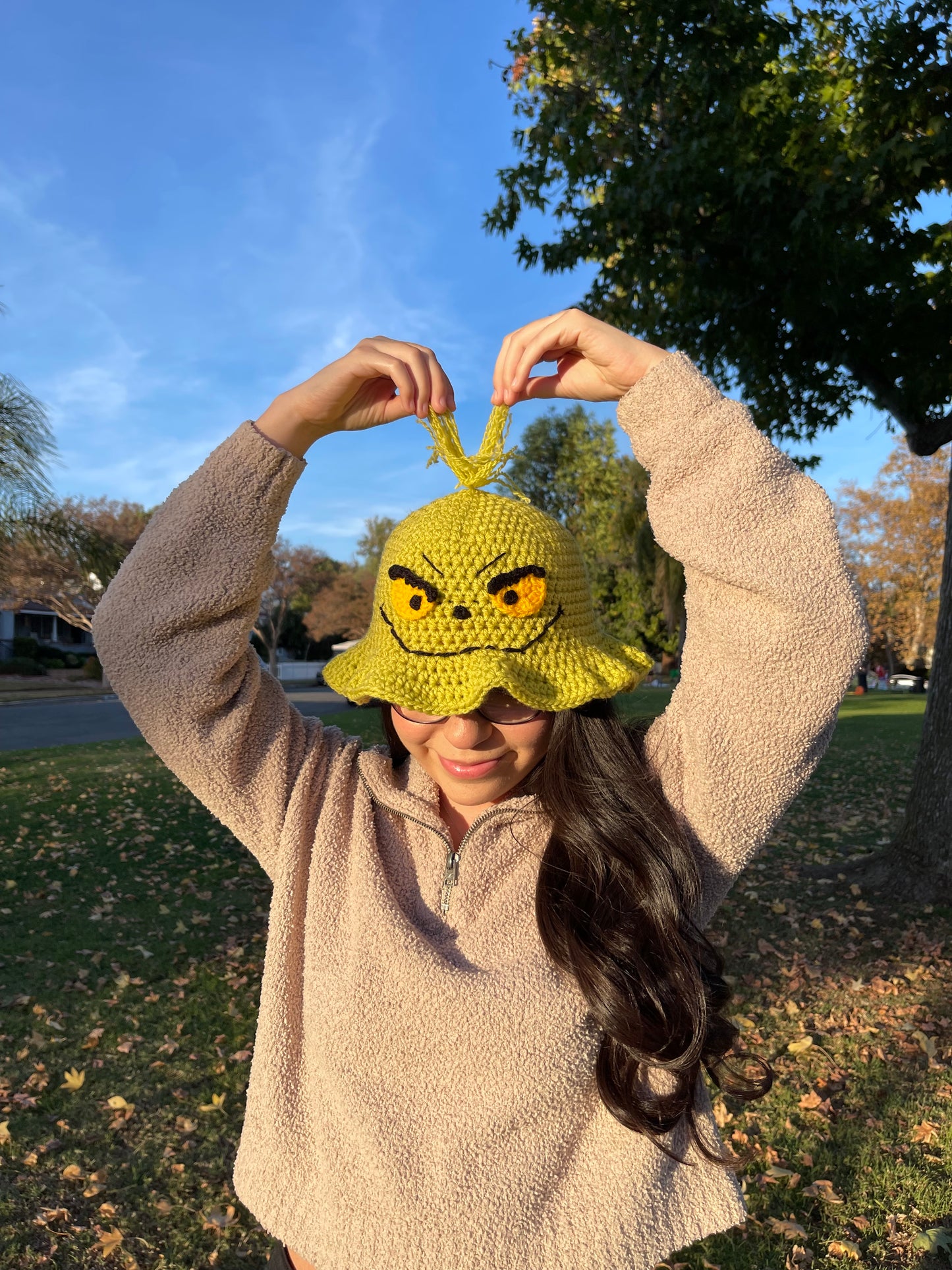 Sombrero de cubo Grinch de ganchillo