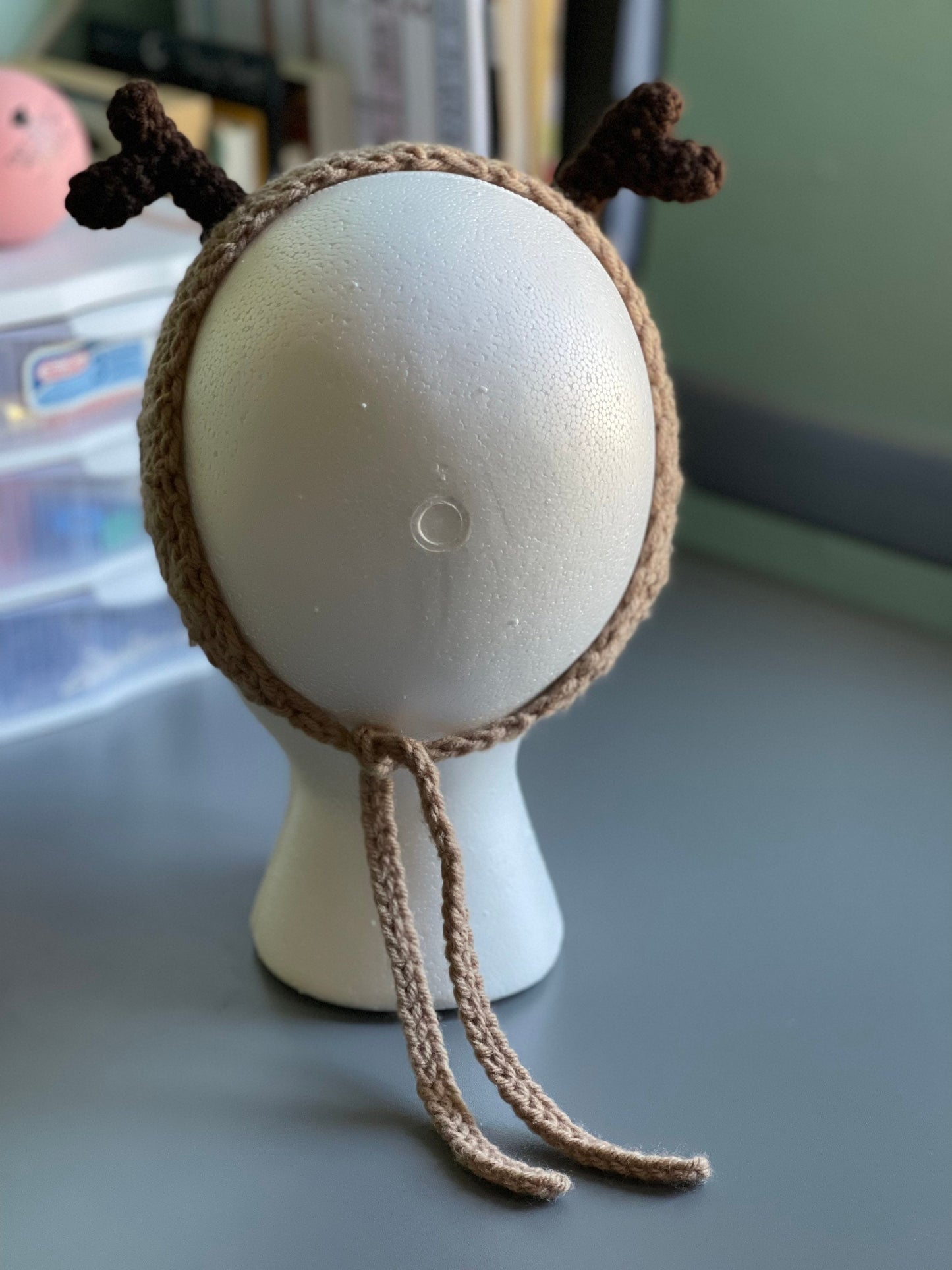 Diadema de reno de ganchillo