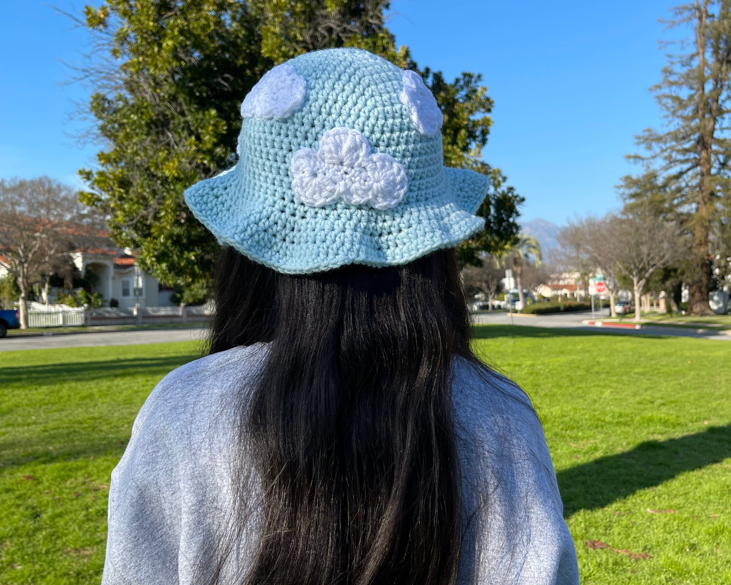 Sombrero de cubo de nube de ganchillo