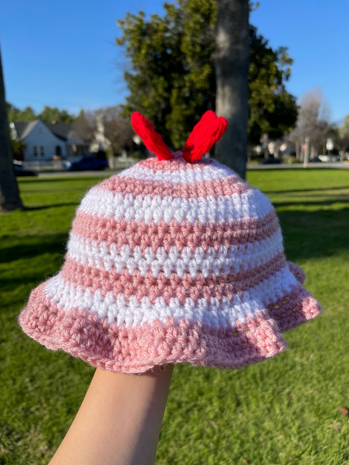 Crochet Valentine Bee Bucket Hat