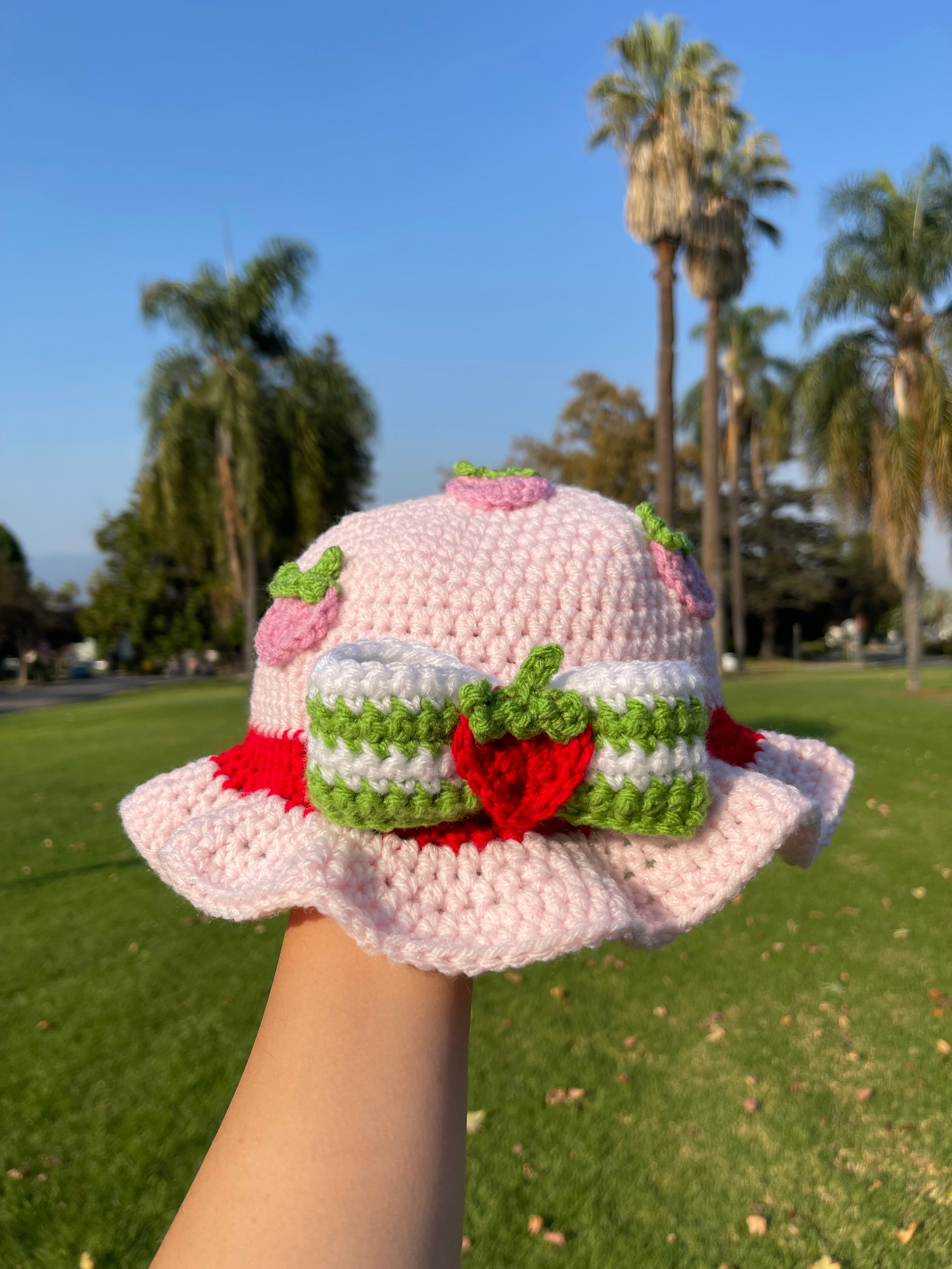 Crochet Strawberry Shortcake Bucket Hat natgiso