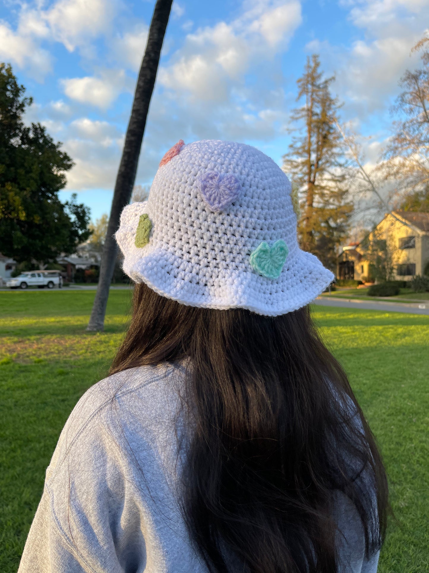 Sombrero de cubo de novios de crochet 