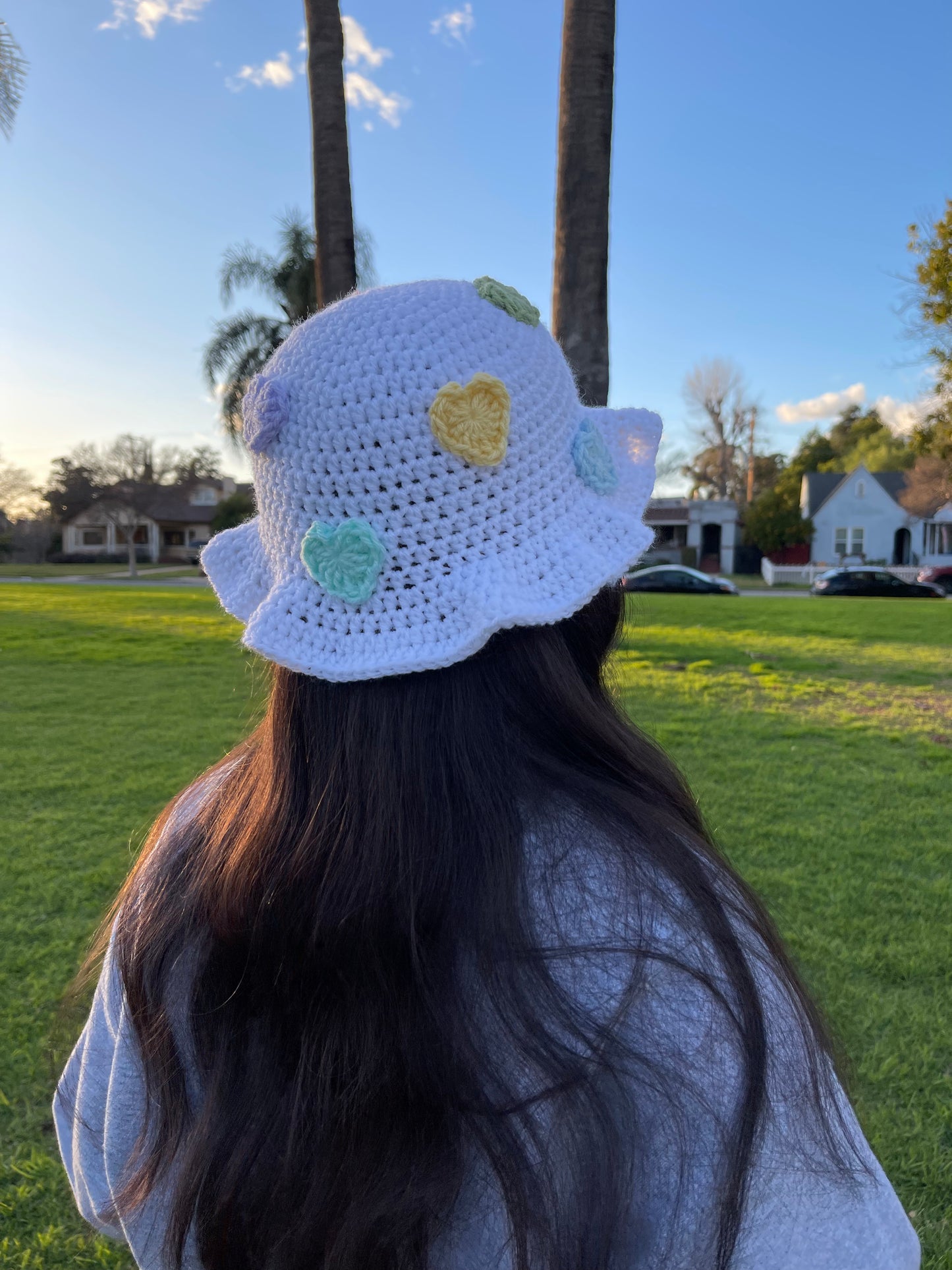 Sombrero de cubo de novios de crochet 